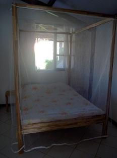 Cama casal com Mosquitero