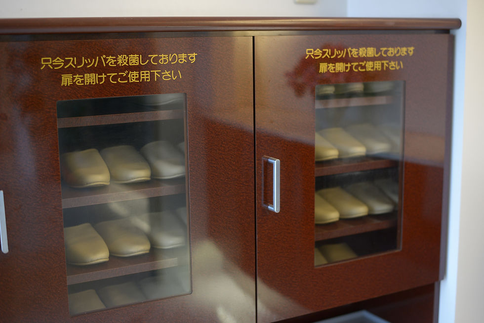 殺菌灯によりスリッパを消毒
