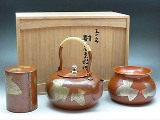 金属工芸品