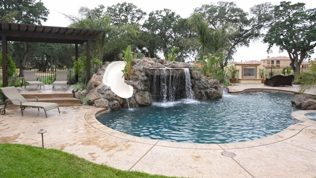 Patio and water feature.jpg