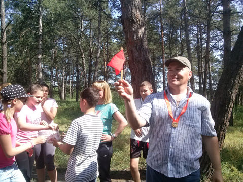 Незабутня поїздка до Широківського лісу. Батьки і діти 6-Б класу.