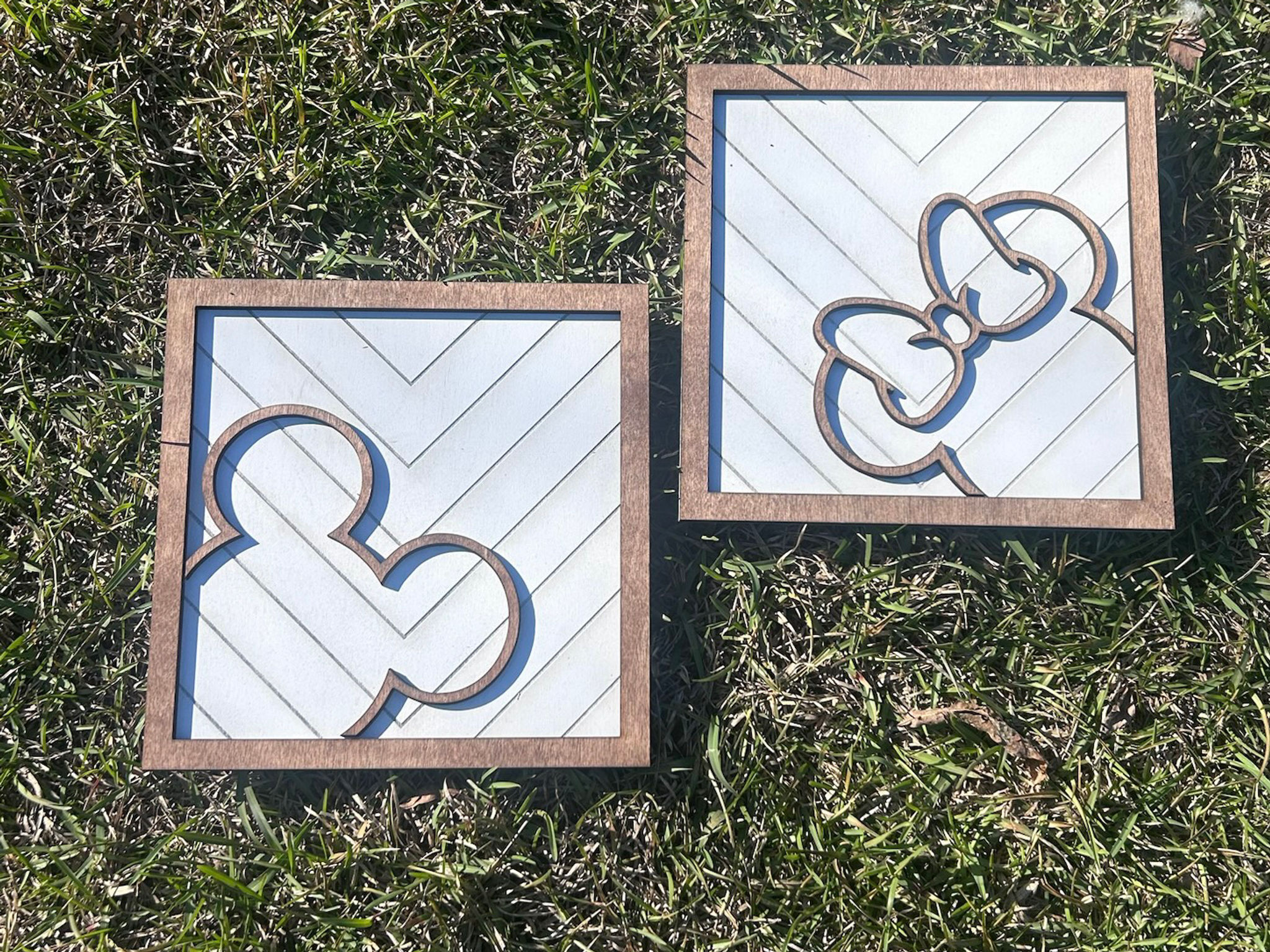 Minimalist Mouse Silhouette Decorative Sign
