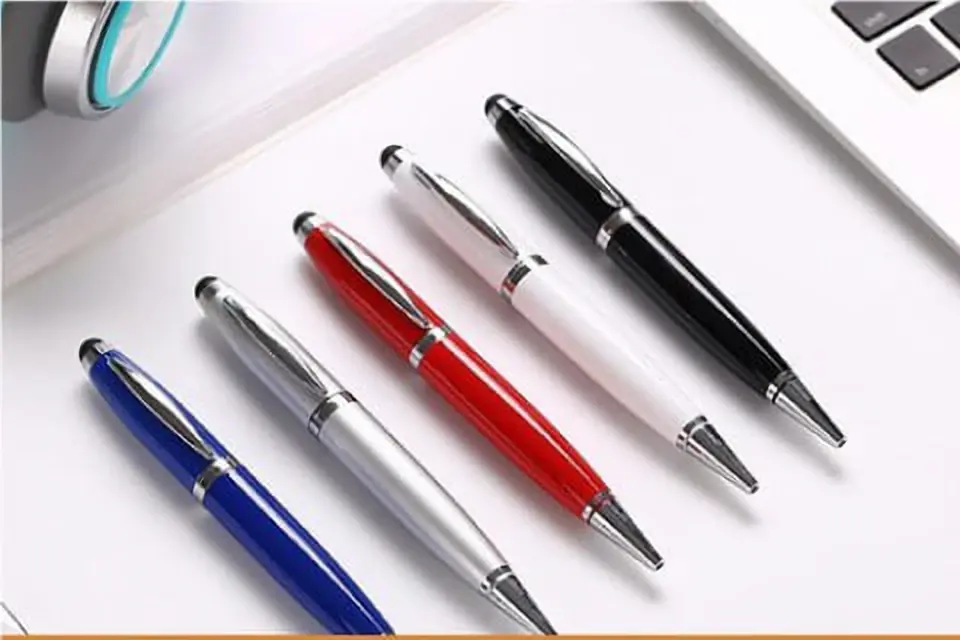 P3 -- USB 2-in-1 Pen Flash Memory