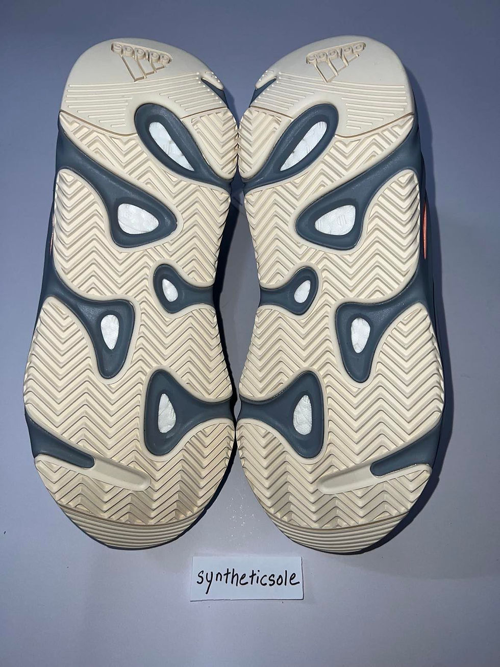 Thumbnail: adidas Yeezy Boost 700 Inertia US9