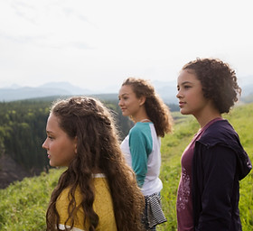Filles dans la Nature