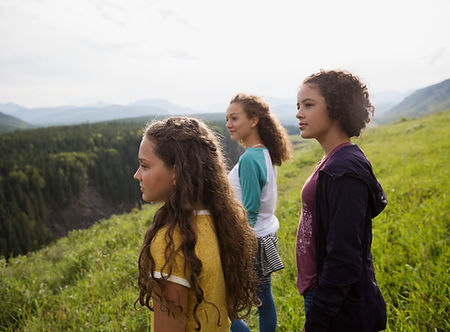 Las niñas en la naturaleza