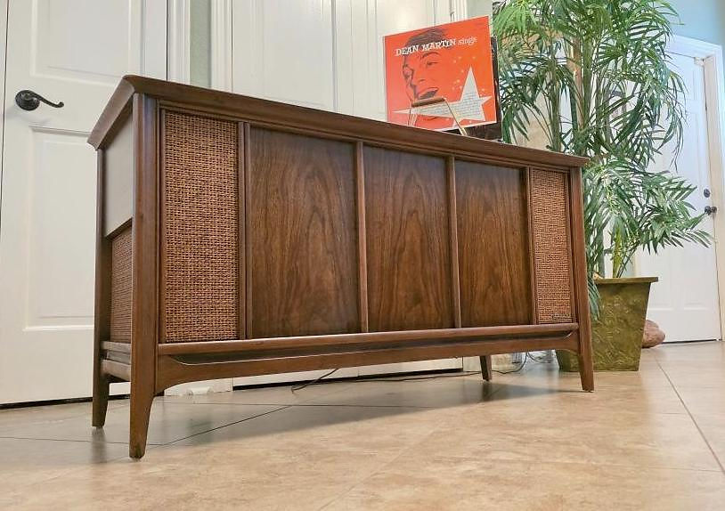 Mid Century Modern Magnavox Stereo Console with Turntable and Bluetooth Enabled
