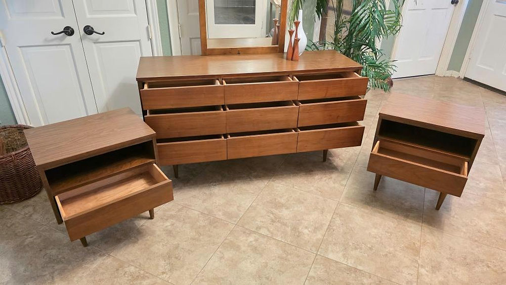 Mid century modern 9 drawer dresser chest with matching nightstands
