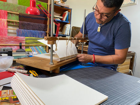 La encuadernación artesanal: un refugio terapeútico entre papel y creatividad