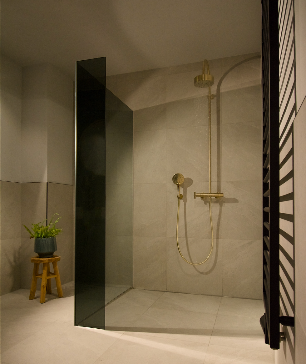 Glaswände für Duschen Tirol