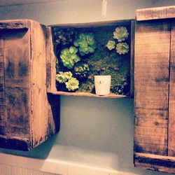 Crate wall planter
