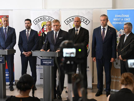 Premijer Slovačke životno ugrožen nakon atentata