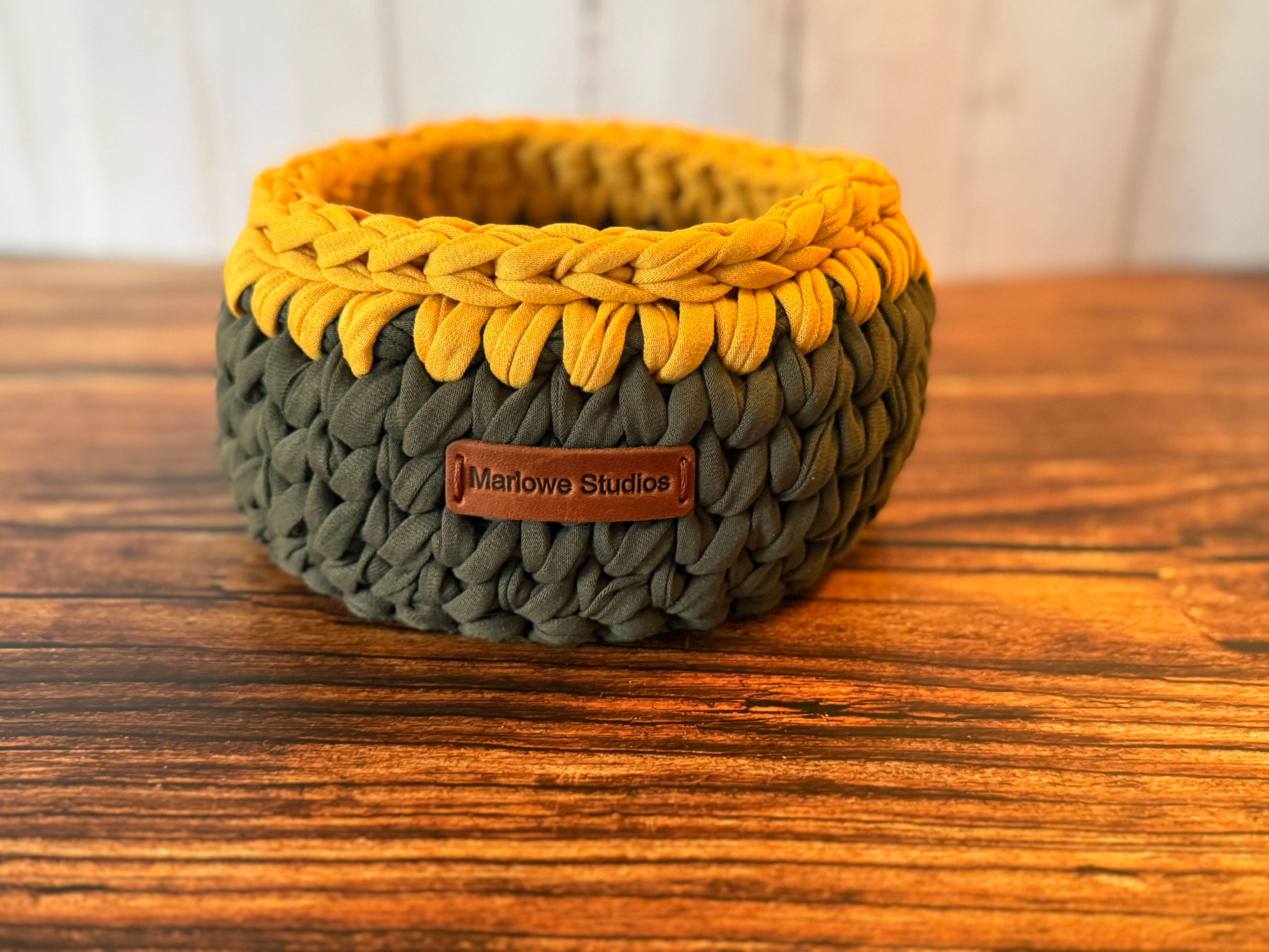 6" Round w/Wooden Base