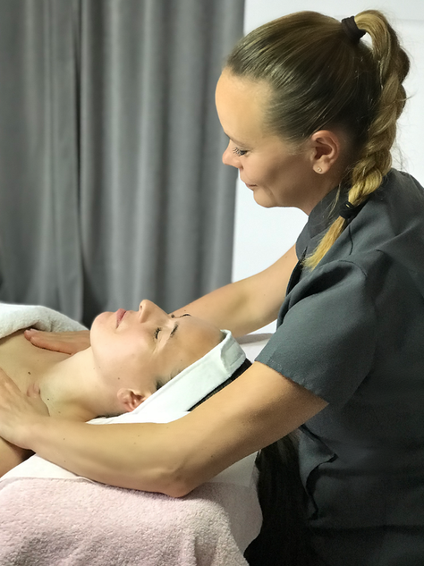 Exuviance Professional Ansiktsbehandlingar