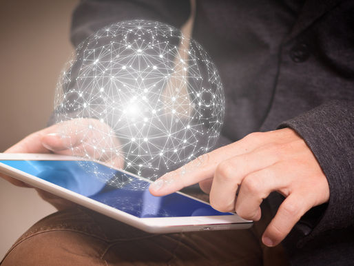 7 Excellent Reasons to Stay Connected While Flying