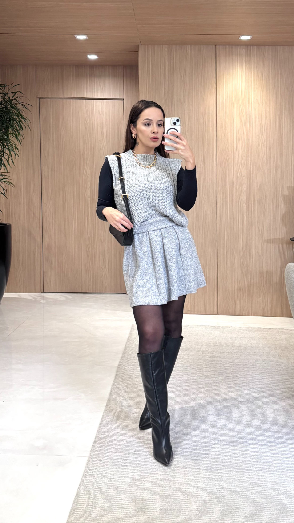 Conjunto Saia Curta e Colete Tricot Cinza