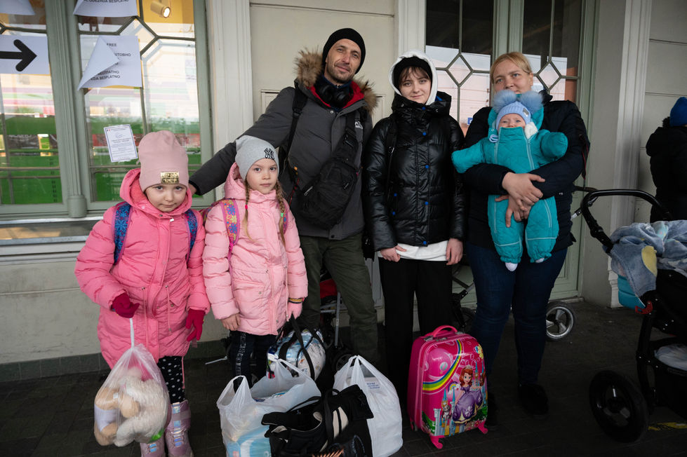 Ukraine Medya border mothers-122