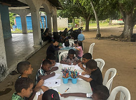 Freiwilligenarbeit in Dibulla La Guajira – Zeichenaktivität im Freien.jpg