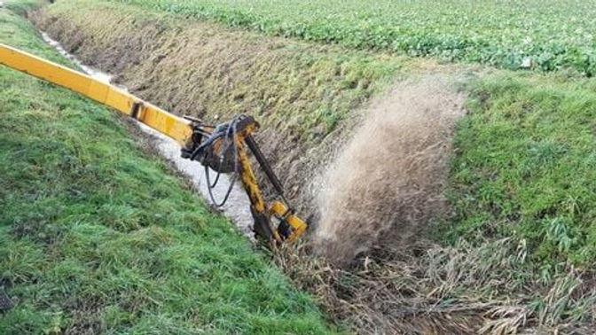 ditch-cleaning-cambridgeshire--480x270.jpg