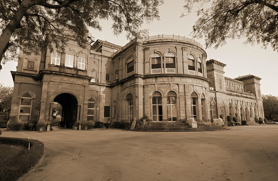 Raj Niwas Palace - A Royal Stop by the Chambal