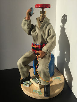 Mr Pression est un assemblage fait de matériaux de récupération 