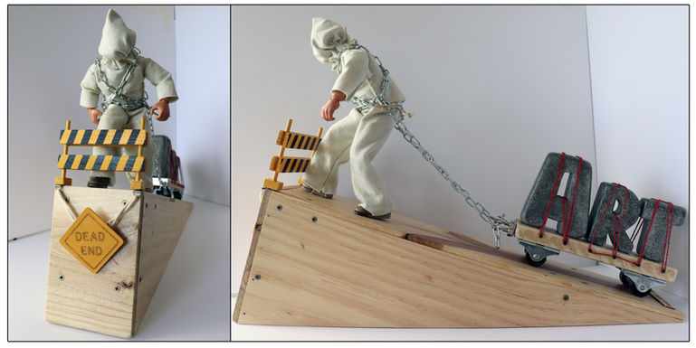 Dead End est un assemblage fait de matériaux de récupération 