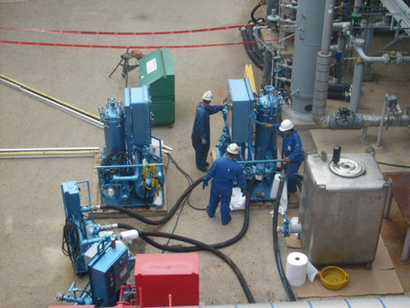 High Velocity Oil Flushing Contamination Control / Oil & Fuel Purification Services