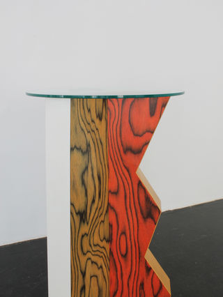 pied guéridon années 80 dlg sottsass post moderniste pied guéridon années 80 dlg sottsass post moderniste