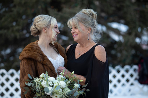 White and greenery wedding bouquet winter wedding