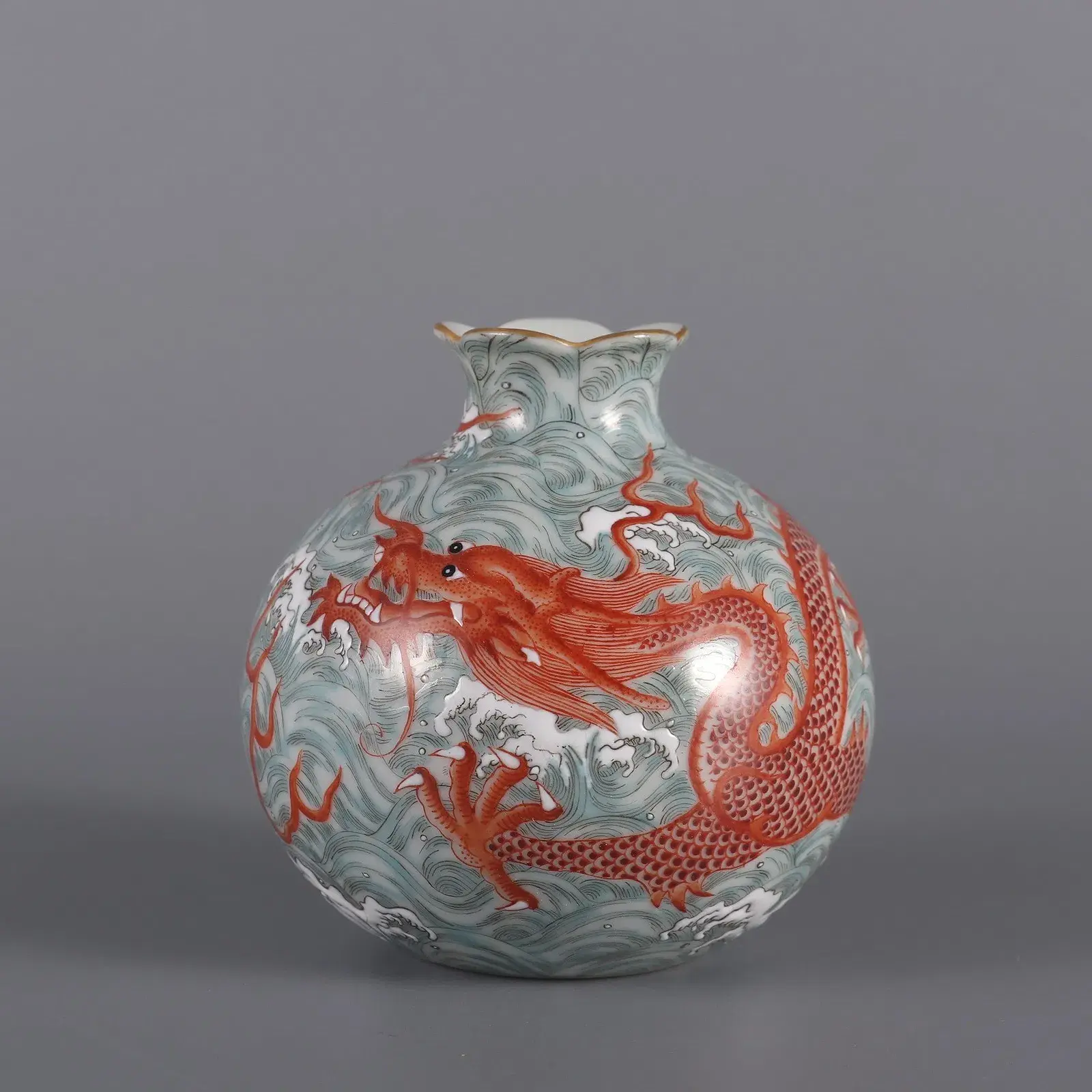 Famille-Rose Seawater Pattern Dragon Pattern Vase