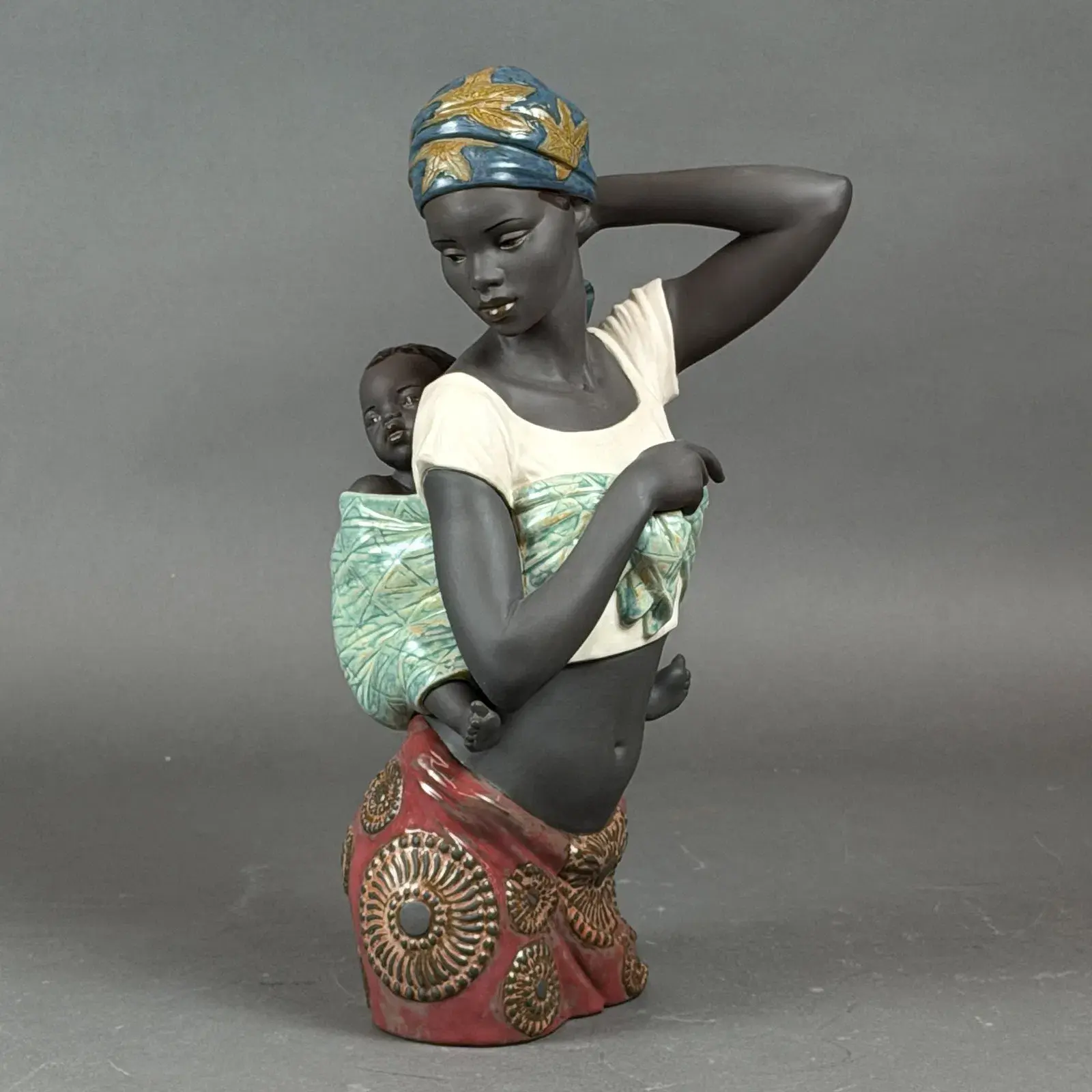 Lladro African Bond stoneware porcelain figurine of mother and child