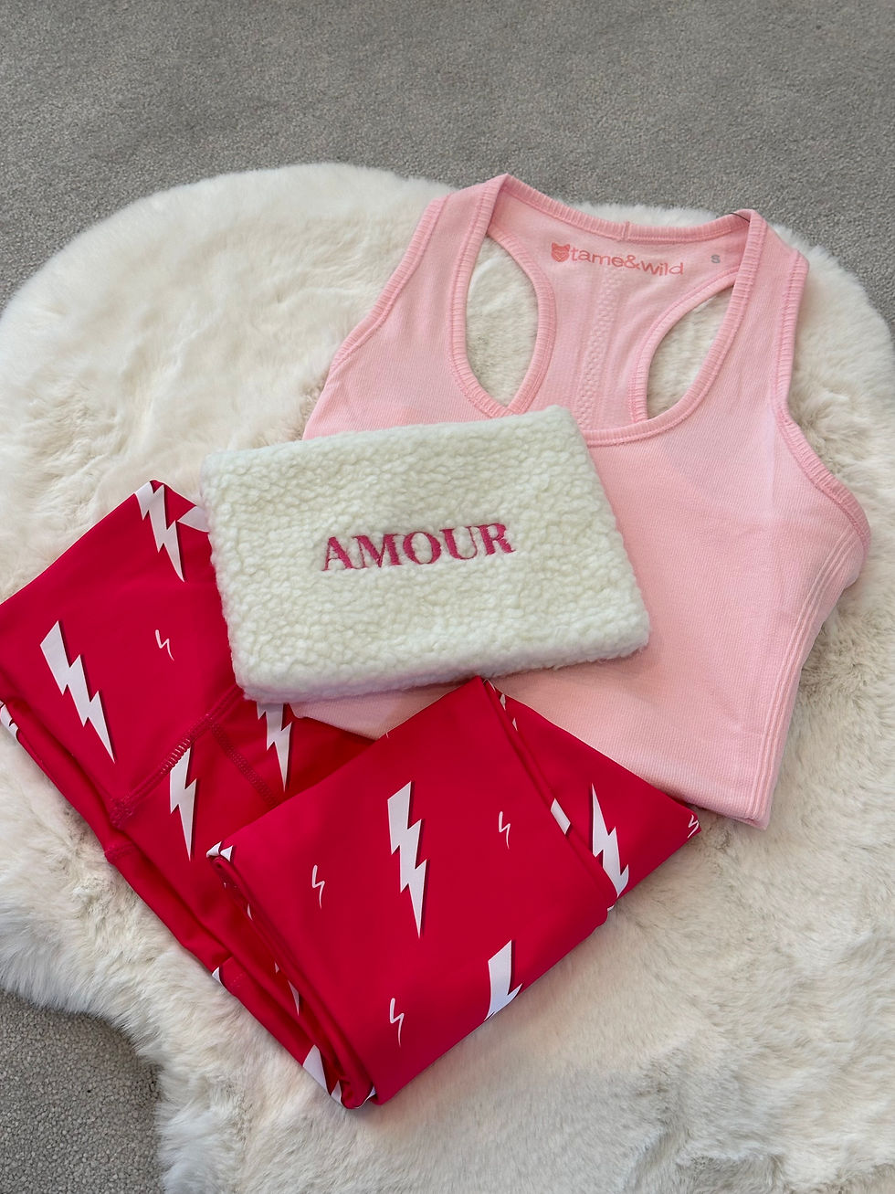 Thumbnail: amour pouch