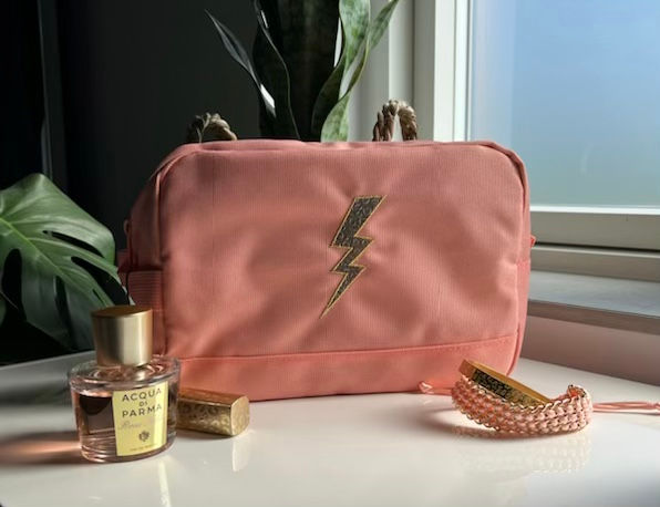 Thumbnail: leopard lightning wash/gym bag - salmon pink