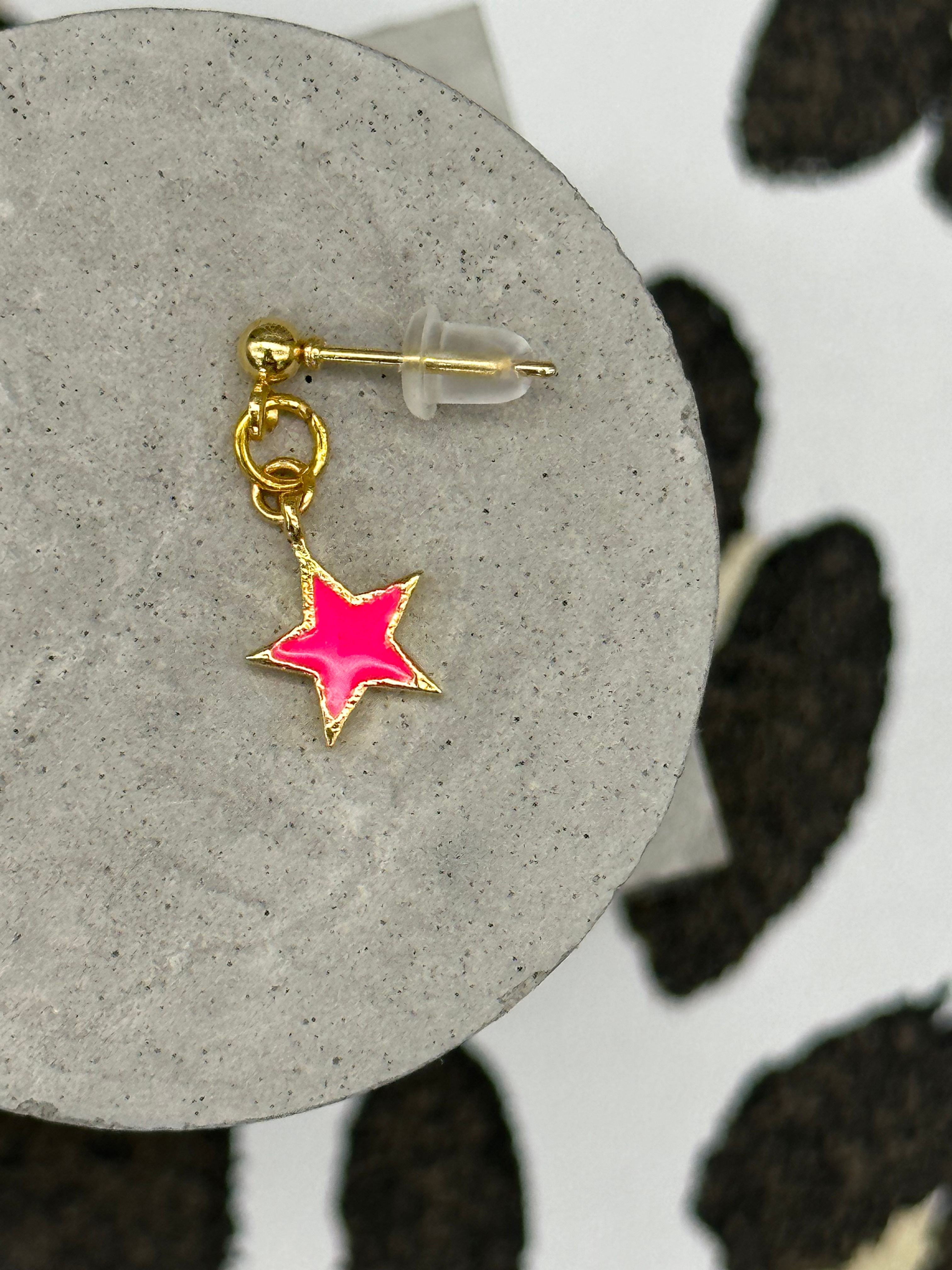 hot pink small star earrings
