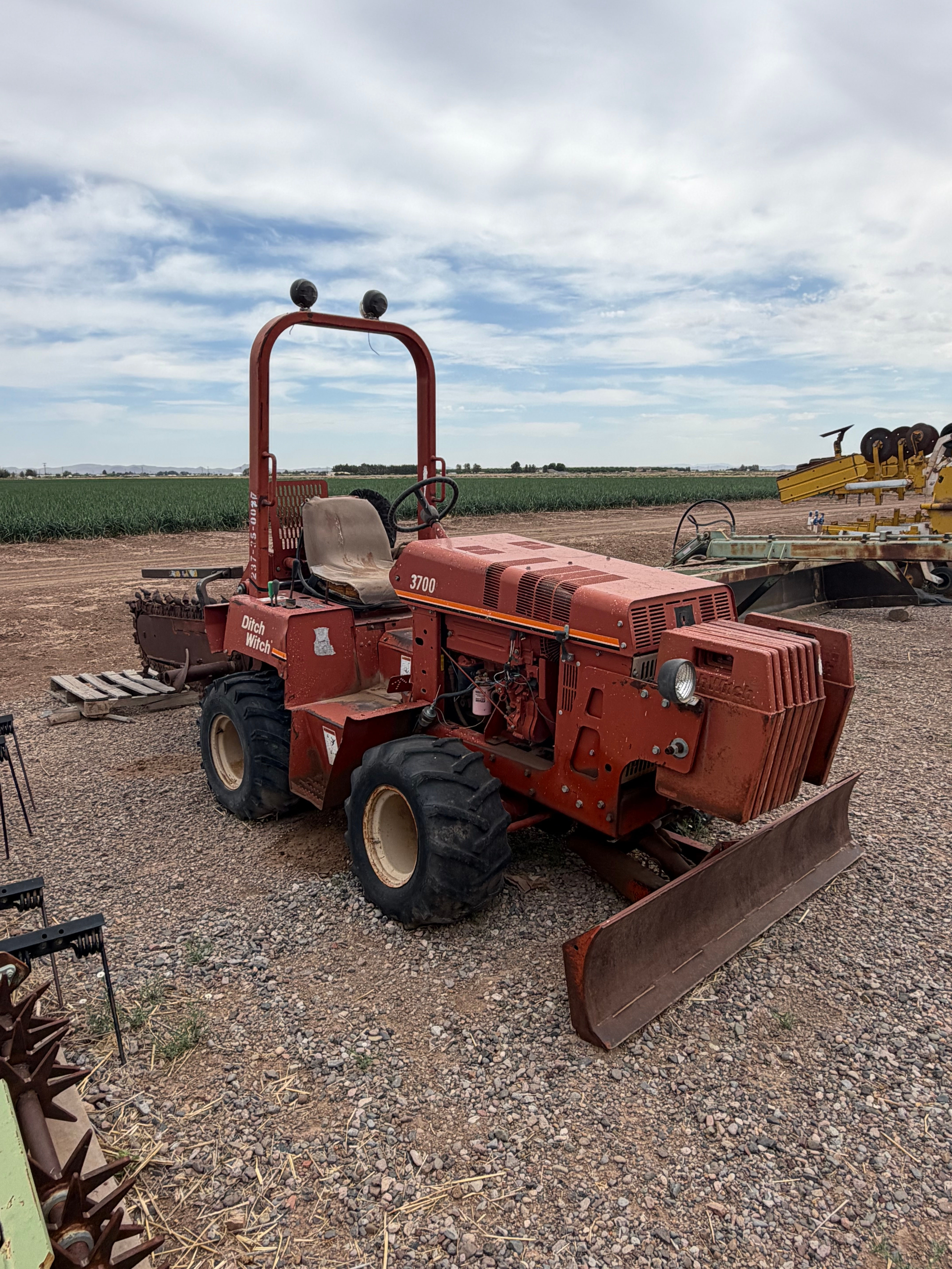 Ditch Witch 3700