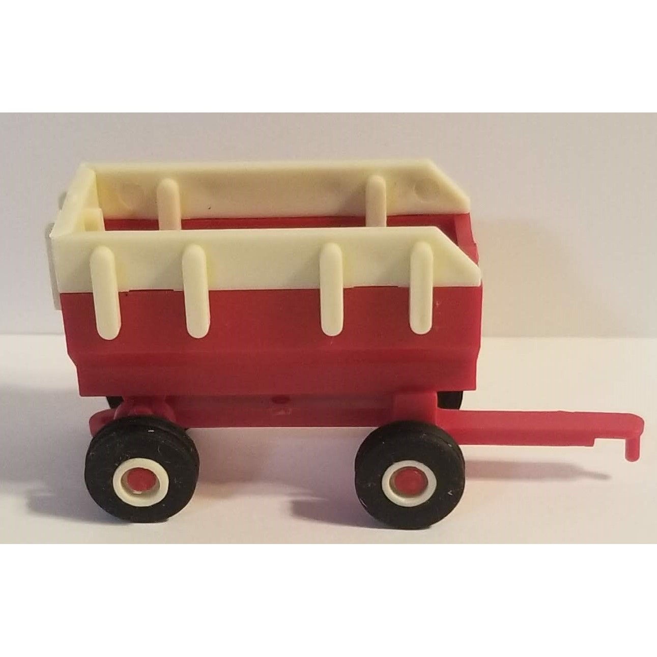 1/64 Standi Toys Red & White Flare Box Wagon with Hoist