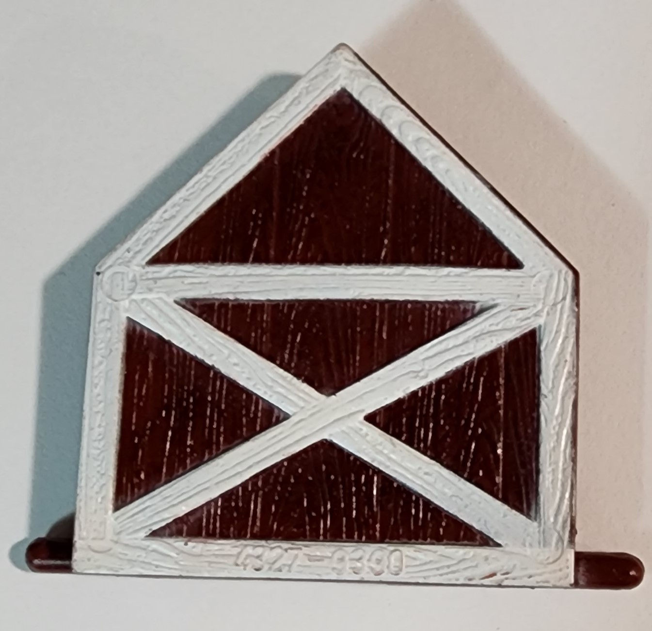 1/64 Ertl Farm Country Pre Decorated Barn Hay Mound Door