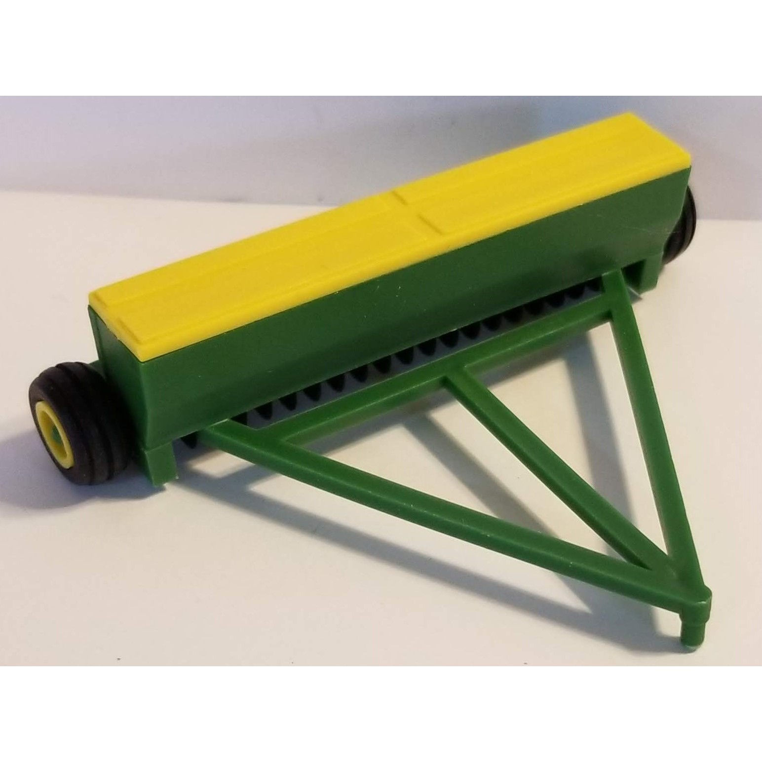 1/64 Standi Toys Green & Yellow Grain Drill