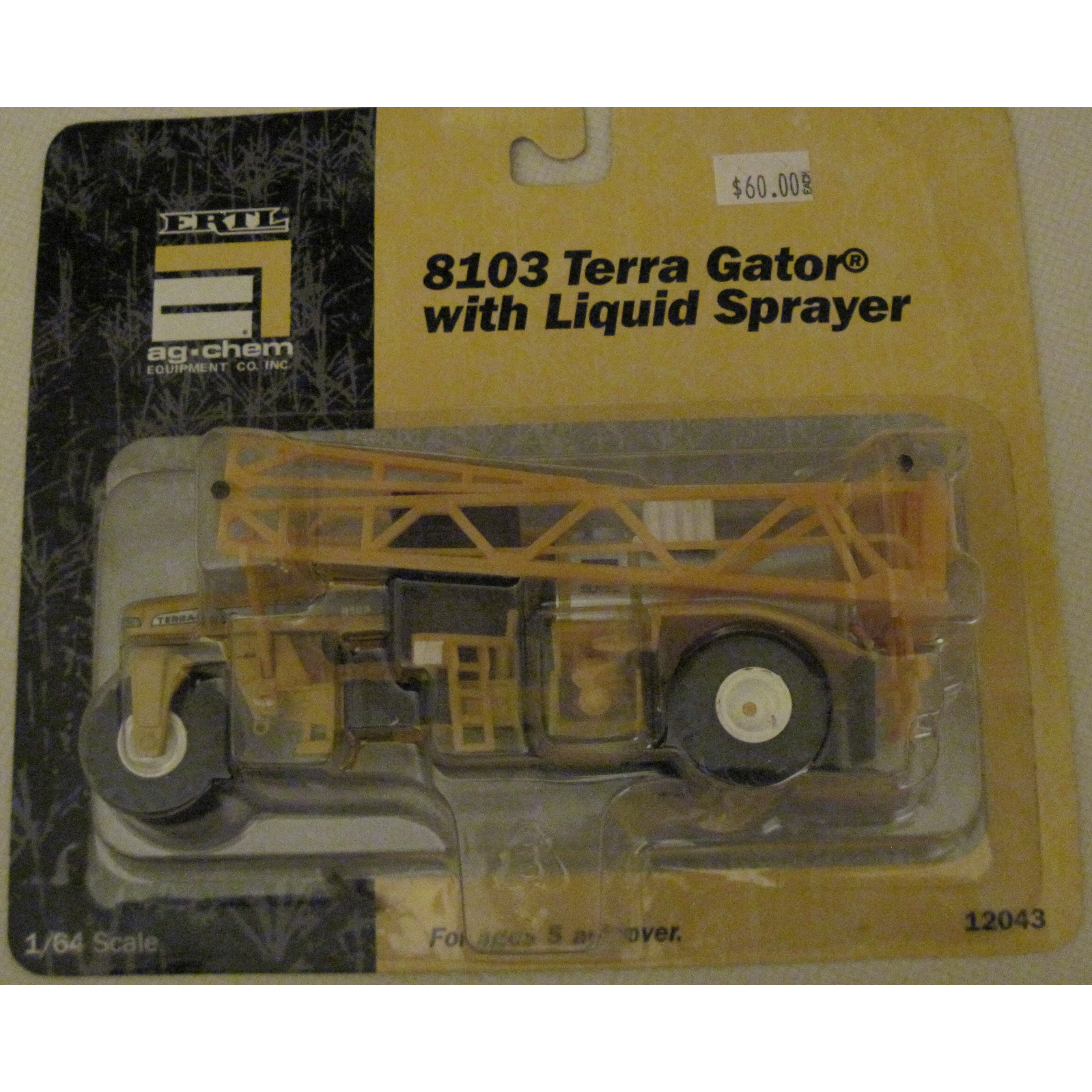 1/64 Ertl 8103 Terra Gator with Liquid Sprayer