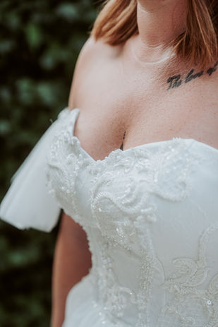 burier en perle de la robe de mariée "Gaelle" a essayer au showroom Lolina à Linxe près de Dax dans les landes