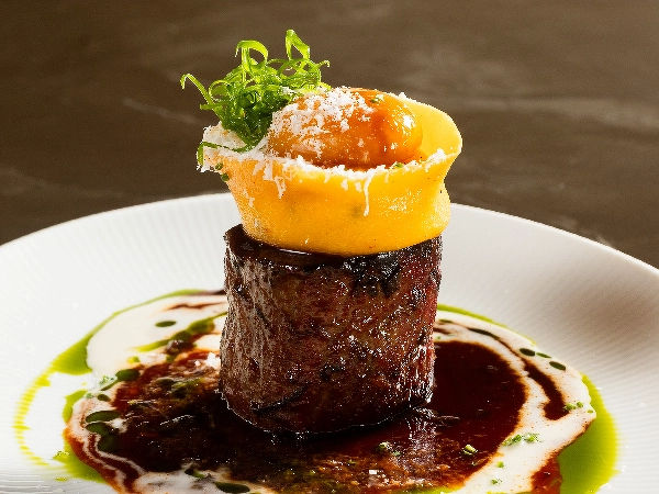 Em sua terceira edição, evento traz pratos exclusivos elaborados com a iguaria Chef italiano Claudio Savitar.