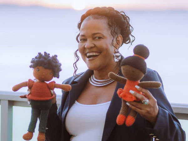Bienal do Livro Bahia leva autores baianos para escolas públicas de Salvador