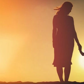 O reflexo das emoções na pele: como o estresse da maternidade afeta a saúde dermatológica