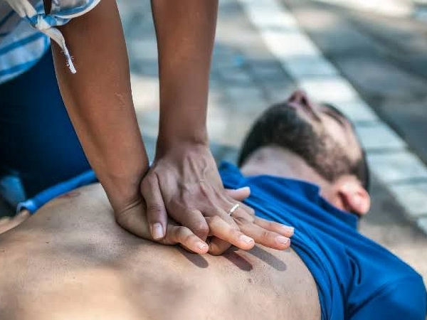 Sociedade Brasileira de Cardiologia (SBC) e Esporte Clube Vitória lançam campanha para conscientizar população sobre riscos de morte súbita em estádios de futebol. Foto de divulgação.