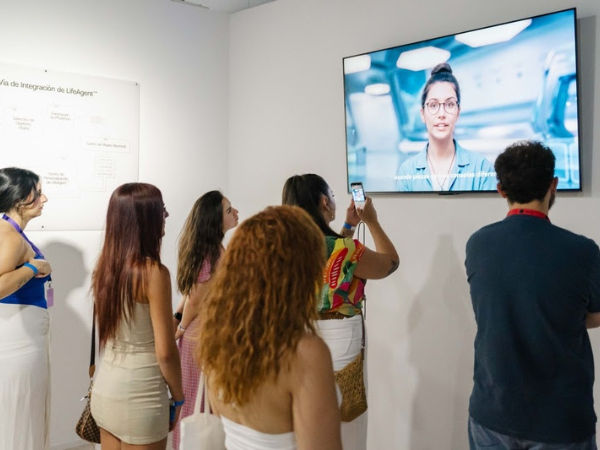 The Black Mirror Experience une inovação tecnológica