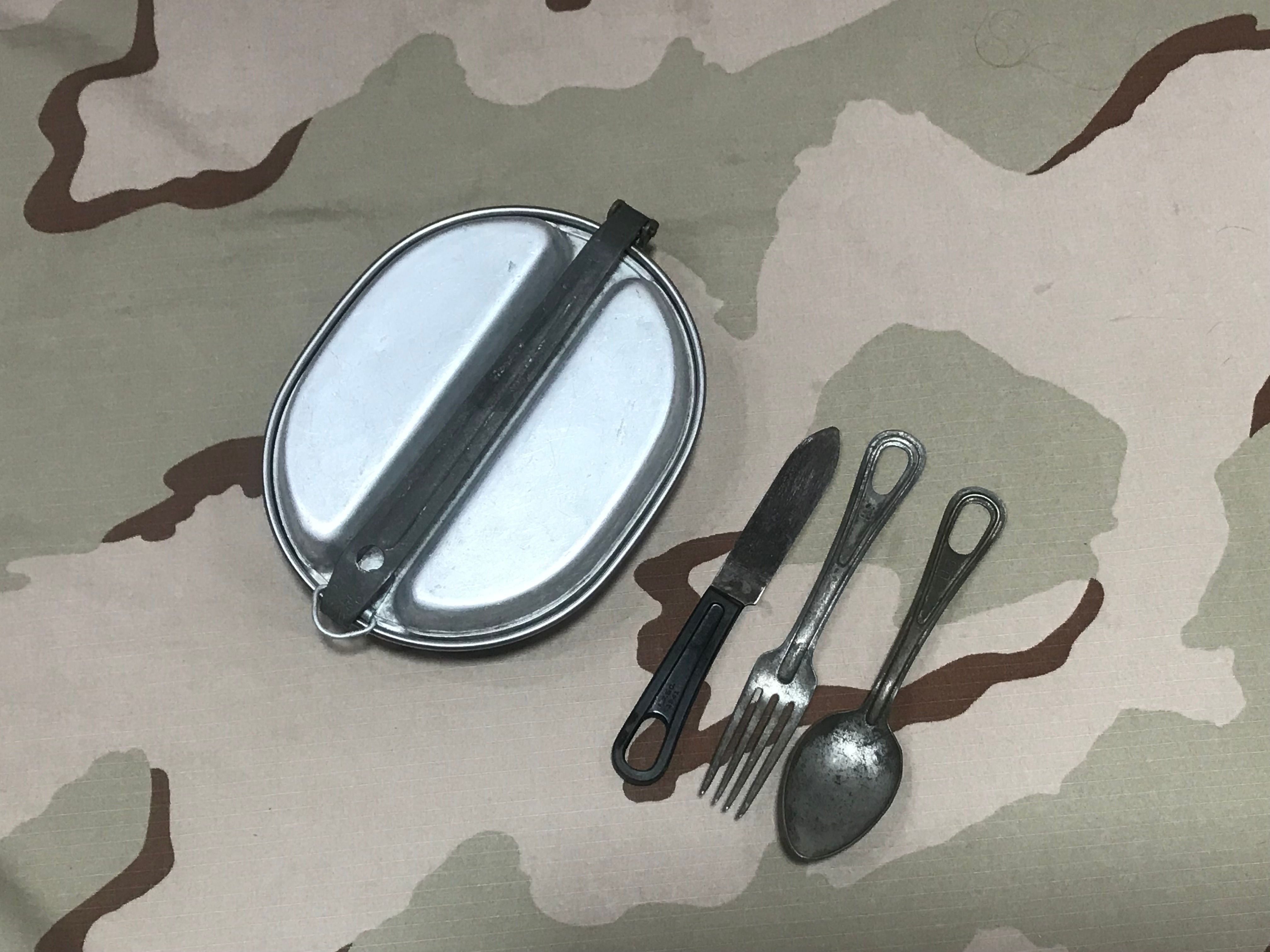 WWII US GI Mess Kit Pan Dated 1942  : Spoon Fork Knife