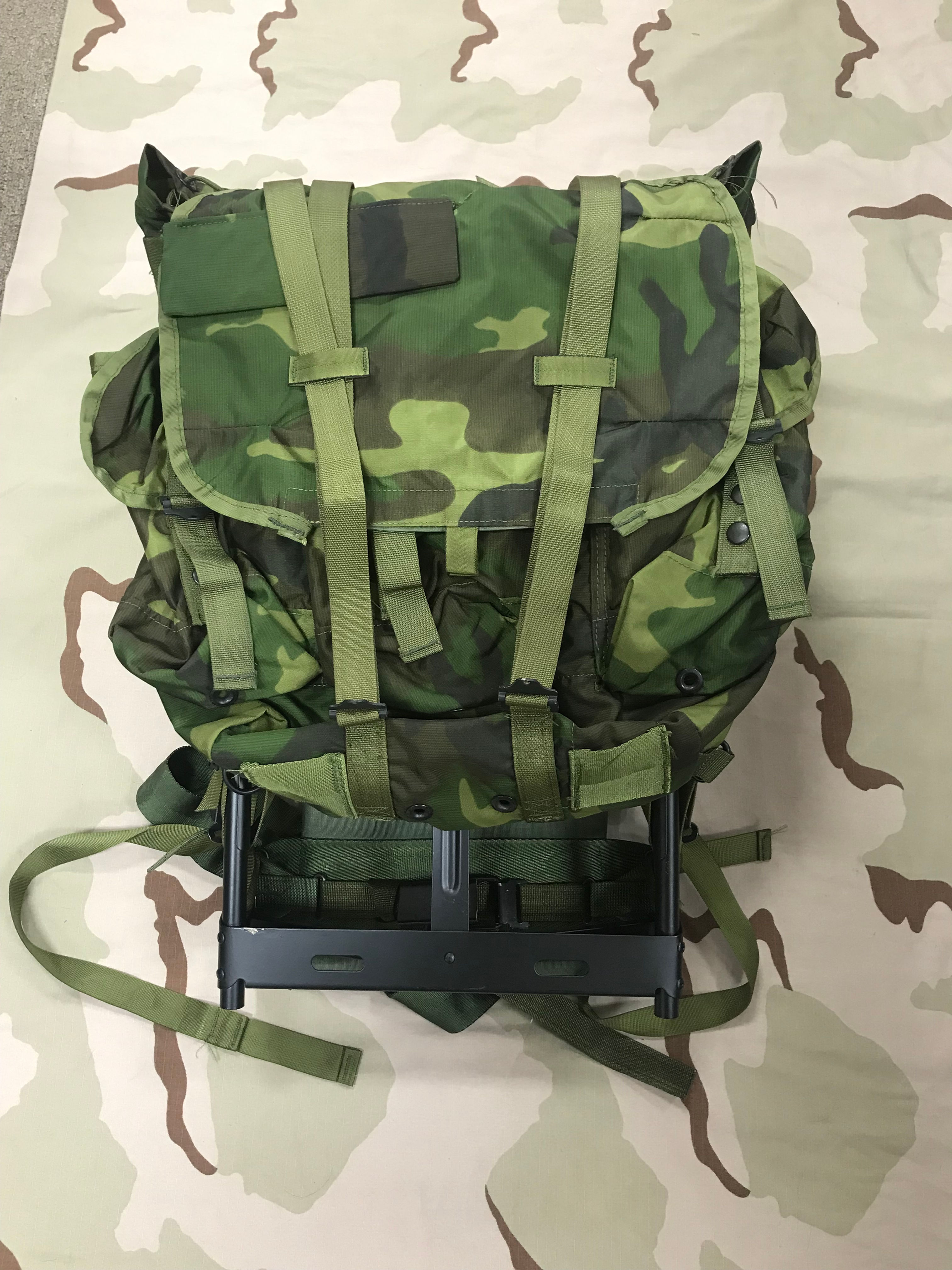 US GI LC-1 Radio Equipment ALICE Pack - Woodland Camo
