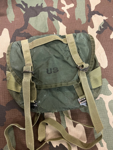 BUTT PACK フィールドバッグ USGI Field Training Butt Pack - Venture Surplus