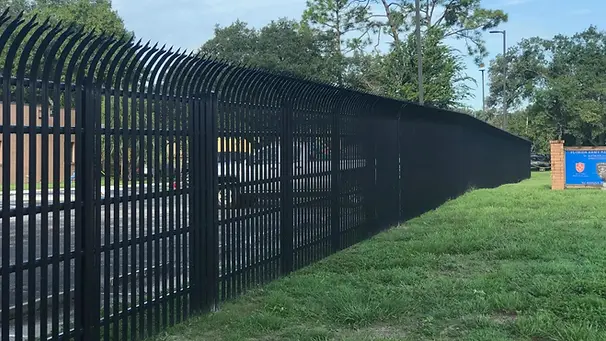 commercial-fencing.webp