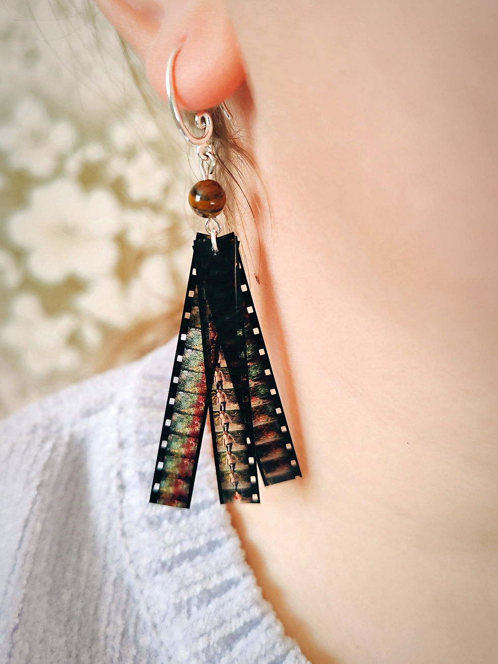 Ръчно изработени обеци със сребърни кукички и тигрово око – уникален дизайн